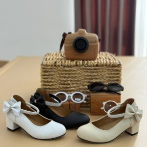 کفش بچگانه پاشنه نقره ای