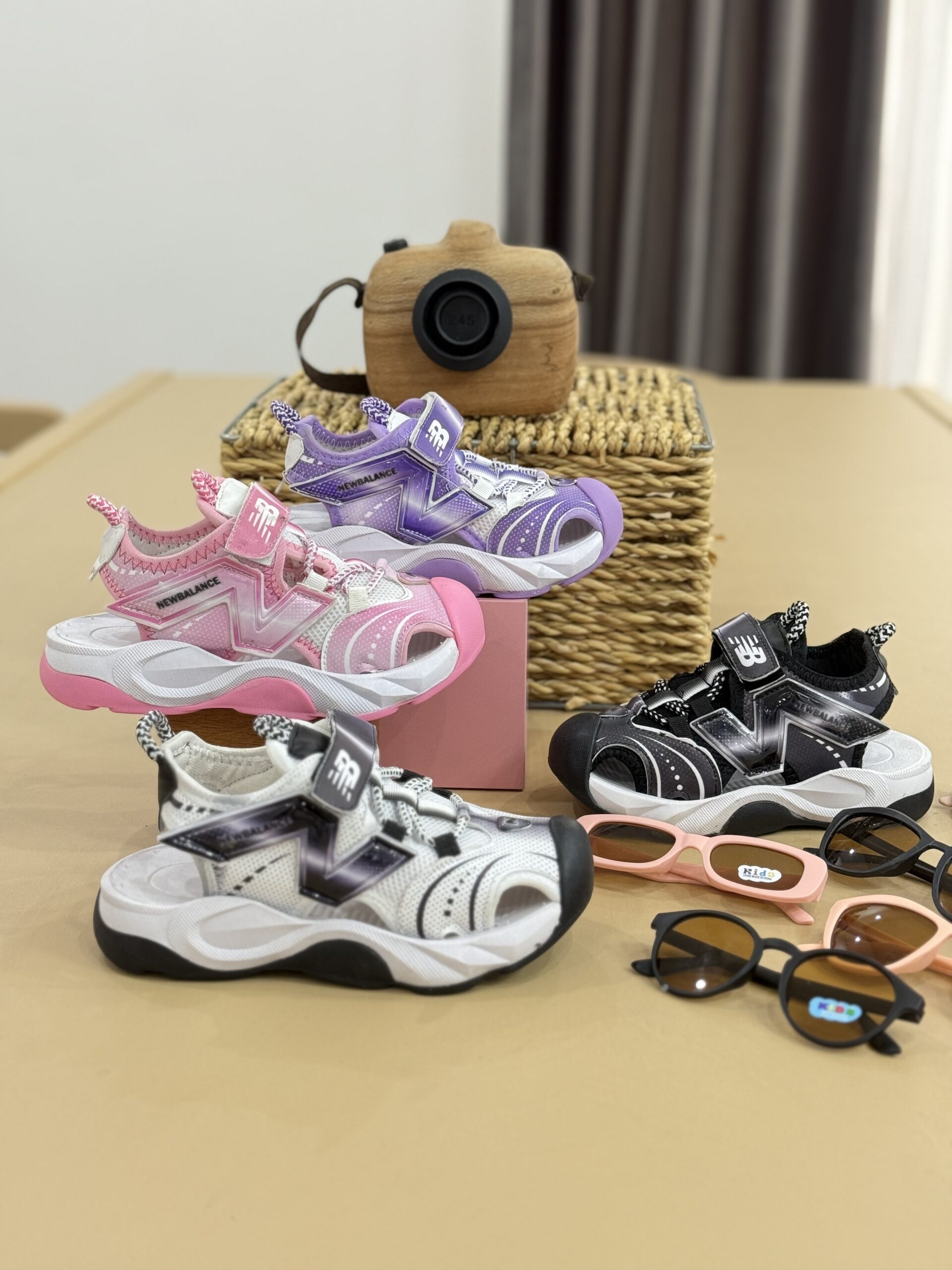 IMG_0883 صندل بچگانه NEWBALANCE - Image 1